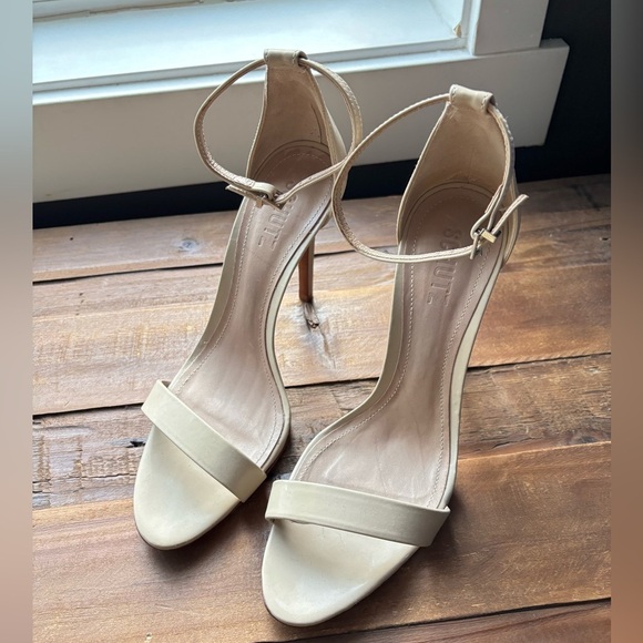 NEW Schutz Leather Elegant Beige Ankle Strap Heels Size 9 - Picture 1 of 2